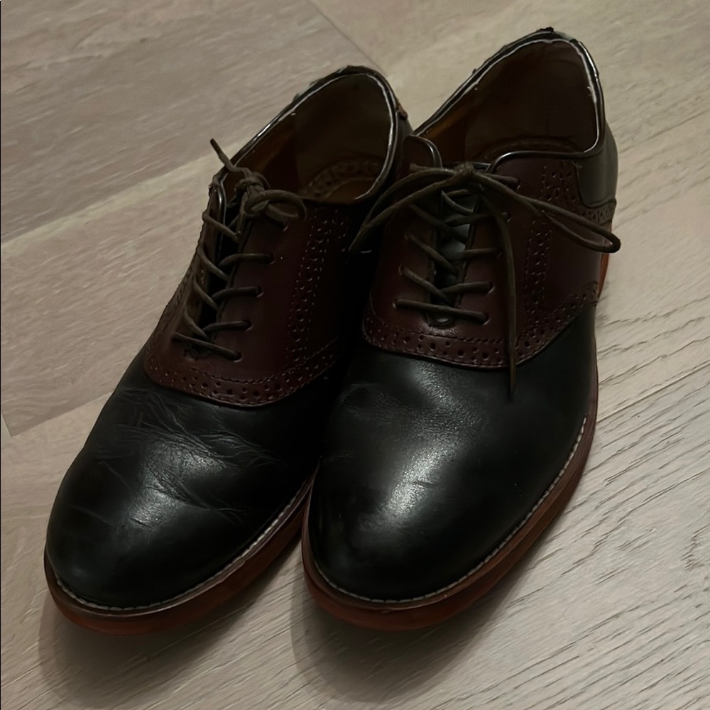 G.H. Bass & Co. Black and Brown Oxford Shoes with Classic Design